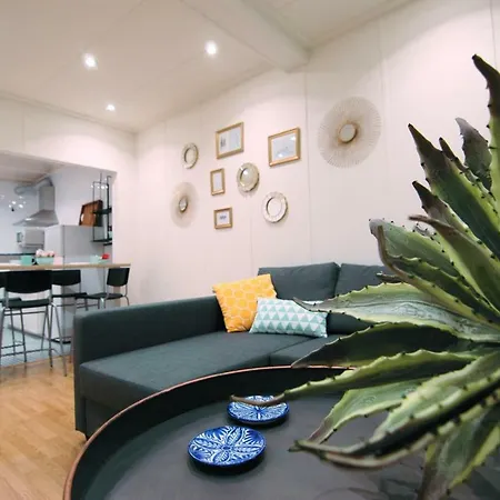 Apto El Clavo-con Parking Gratis *