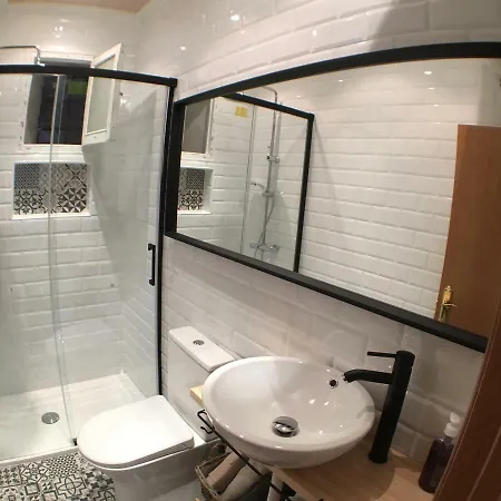 Apto El Clavo-con Parking Gratis Appartamento