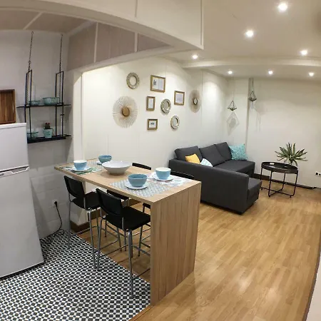 Apto El Clavo-con Parking Gratis *