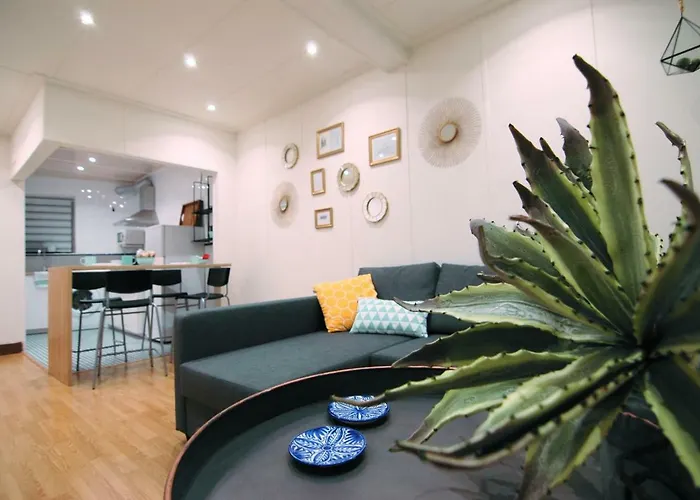 Apto El Clavo-con Parking Gratis *