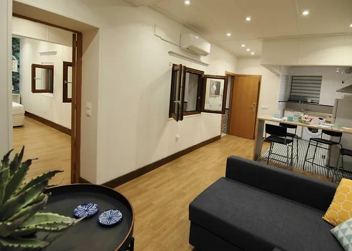 Apto El Clavo-con Parking Gratis *